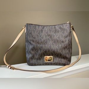 Michael Kors Jet Set Travel  Logo Messenger Bag